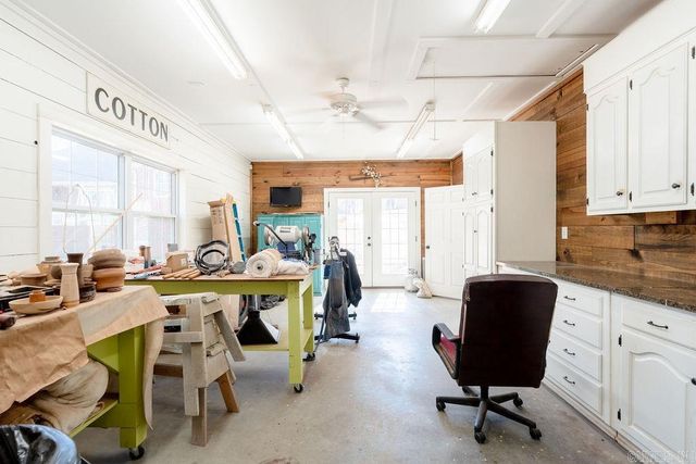 102 Deerwood Drive, Searcy, AR 72143