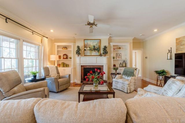 102 Deerwood Drive, Searcy, AR 72143