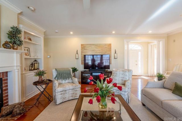 102 Deerwood Drive, Searcy, AR 72143