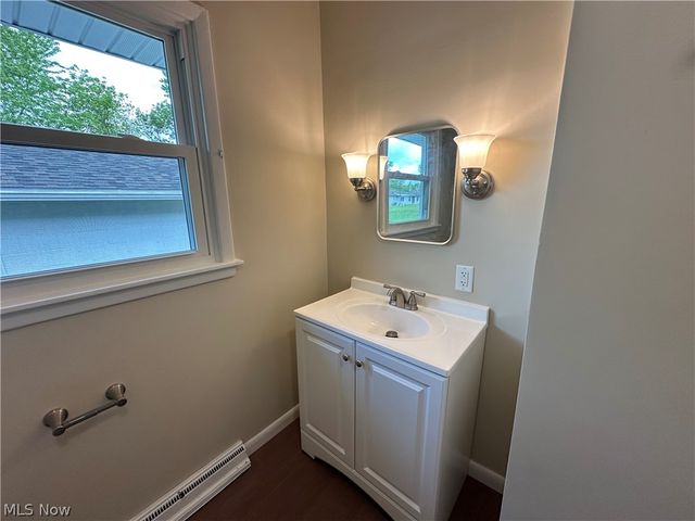2502 Stocker Avenue, Youngstown, OH 44505