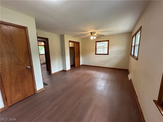 2502 Stocker Avenue, Youngstown, OH 44505