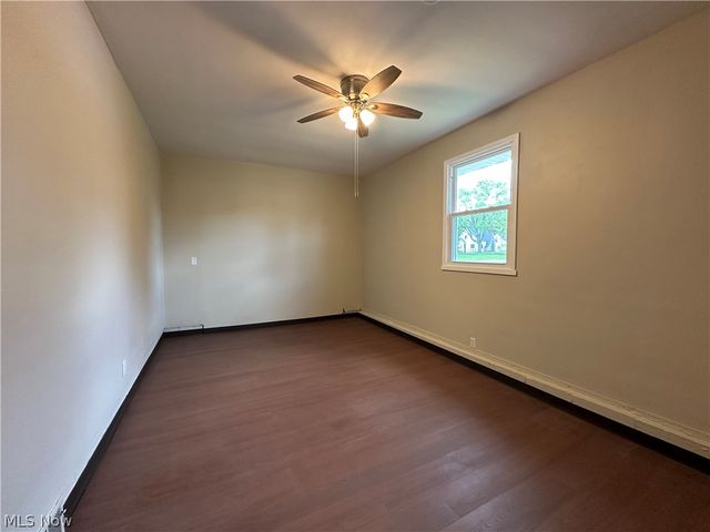 2502 Stocker Avenue, Youngstown, OH 44505