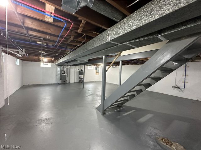 2502 Stocker Avenue, Youngstown, OH 44505