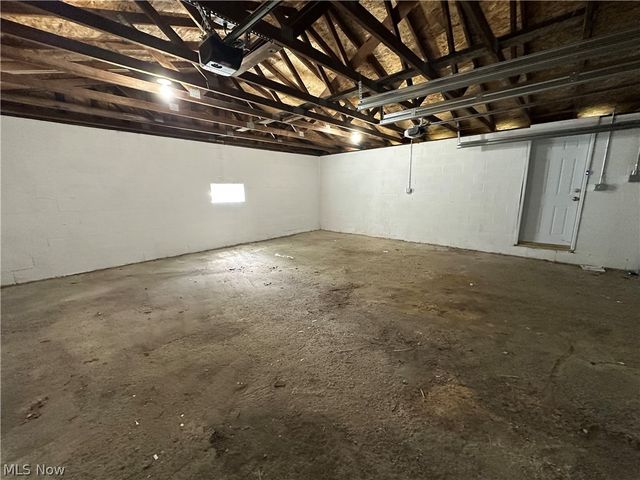 2502 Stocker Avenue, Youngstown, OH 44505