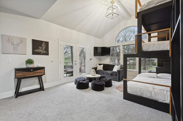 223 Oklahoma Avenue, Pottsboro, TX 75076