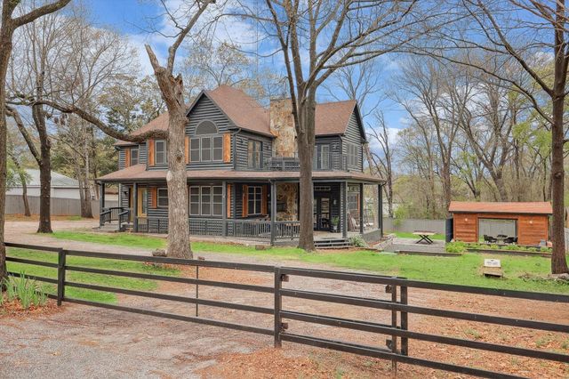 223 Oklahoma Avenue, Pottsboro, TX 75076