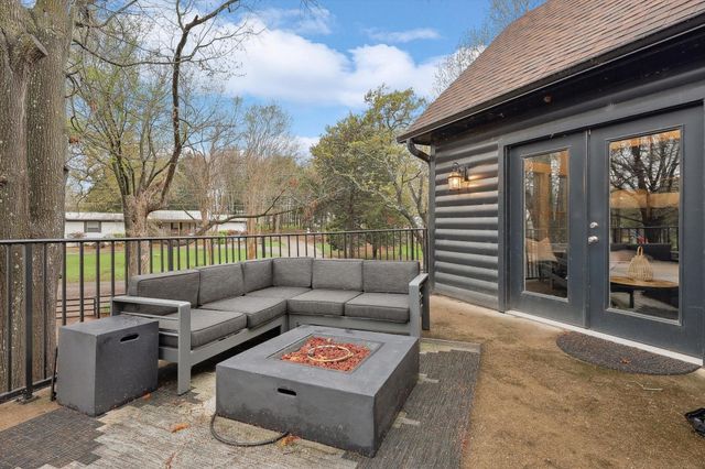 223 Oklahoma Avenue, Pottsboro, TX 75076