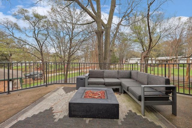 223 Oklahoma Avenue, Pottsboro, TX 75076