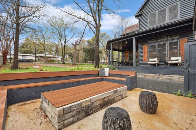 223 Oklahoma Avenue, Pottsboro, TX 75076