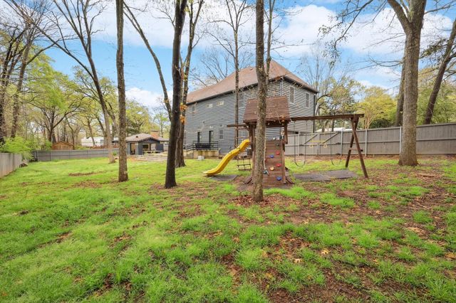 223 Oklahoma Avenue, Pottsboro, TX 75076