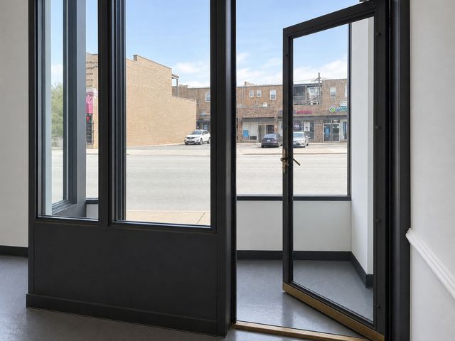 6602 N Clark Street, Chicago, IL 60626