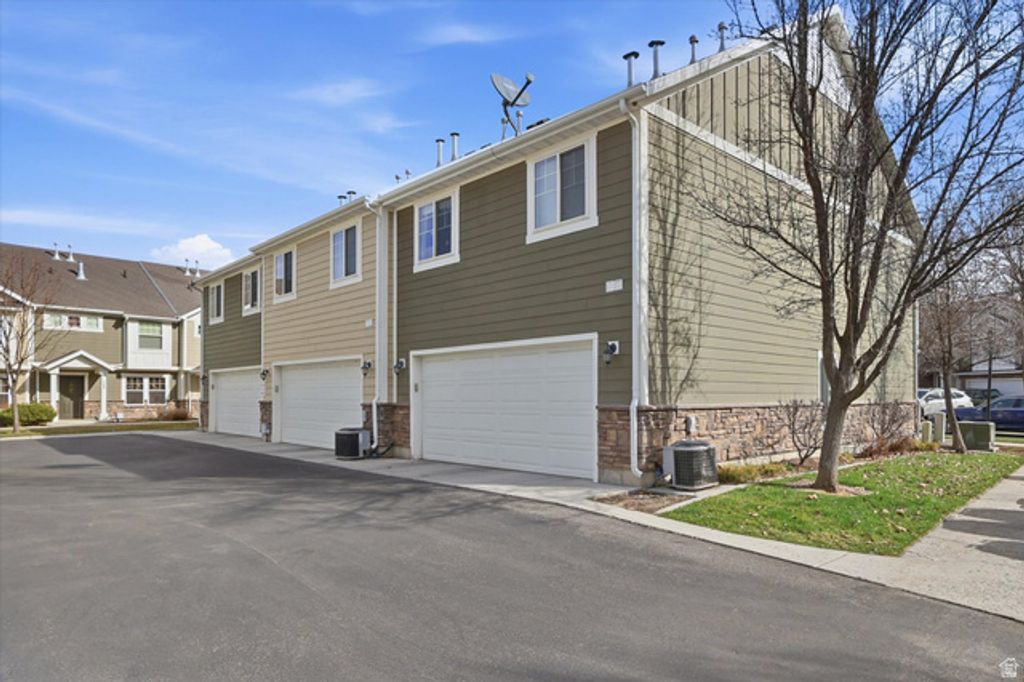 Image 31 of property listing at 1024 S 270 W, Logan, UT 84321