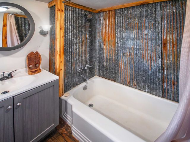 538 E Elk, Howard, KS 67349