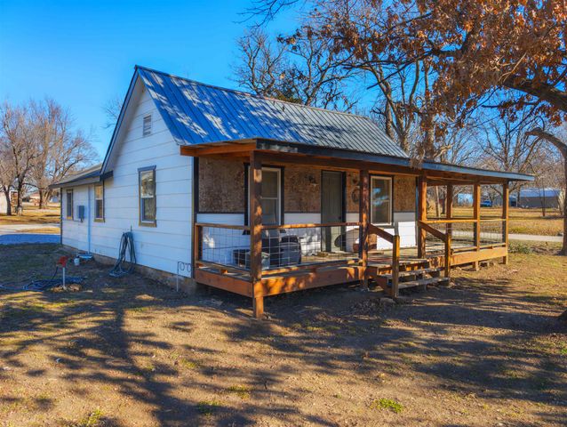 538 E Elk, Howard, KS 67349
