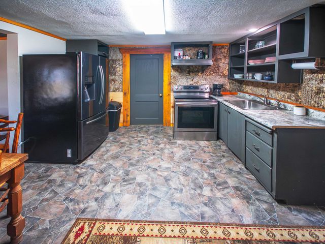 538 E Elk, Howard, KS 67349