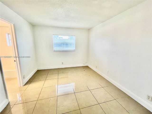 241 SE 9th Ave 207, Pompano Beach, FL 33060