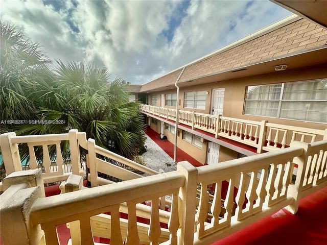 241 SE 9th Ave 207, Pompano Beach, FL 33060