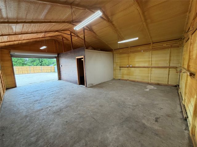 1264 E Maddox Avenue, Fort Worth, TX 76104