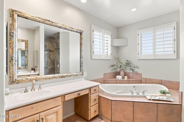 1732 E GELDING Drive, Phoenix, AZ 85022
