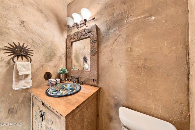 1732 E GELDING Drive, Phoenix, AZ 85022