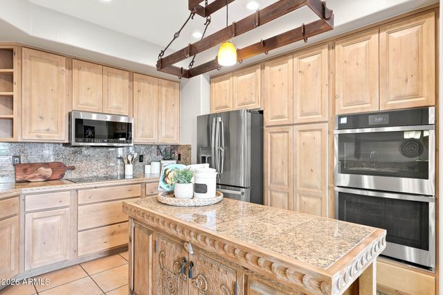 1732 E GELDING Drive, Phoenix, AZ 85022