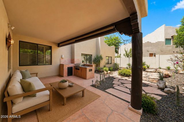 1732 E GELDING Drive, Phoenix, AZ 85022