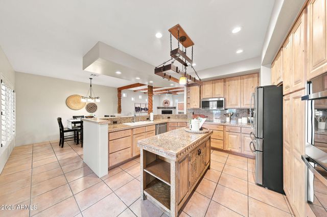 1732 E GELDING Drive, Phoenix, AZ 85022
