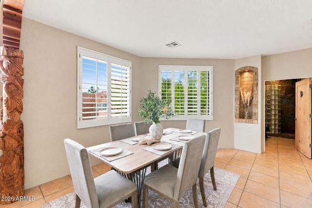 1732 E GELDING Drive, Phoenix, AZ 85022