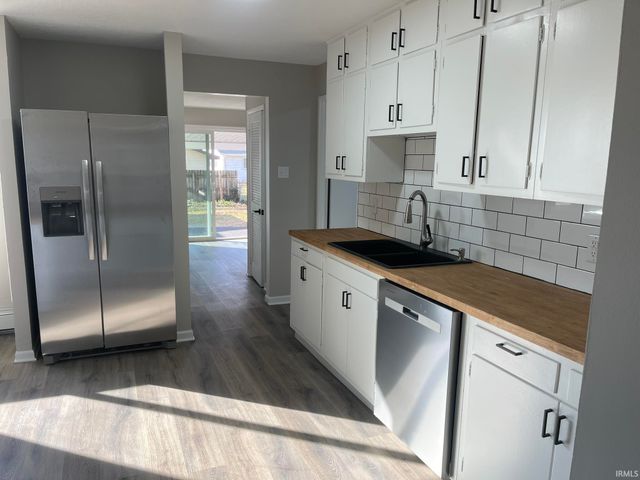 2603 Farnsworth Drive, Fort Wayne, IN 46805