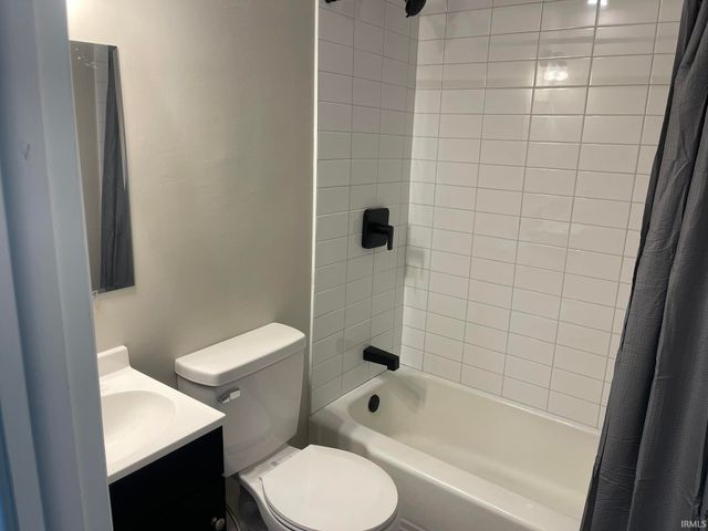 2603 Farnsworth Drive, Fort Wayne, IN 46805