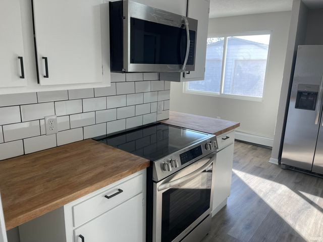 2603 Farnsworth Drive, Fort Wayne, IN 46805