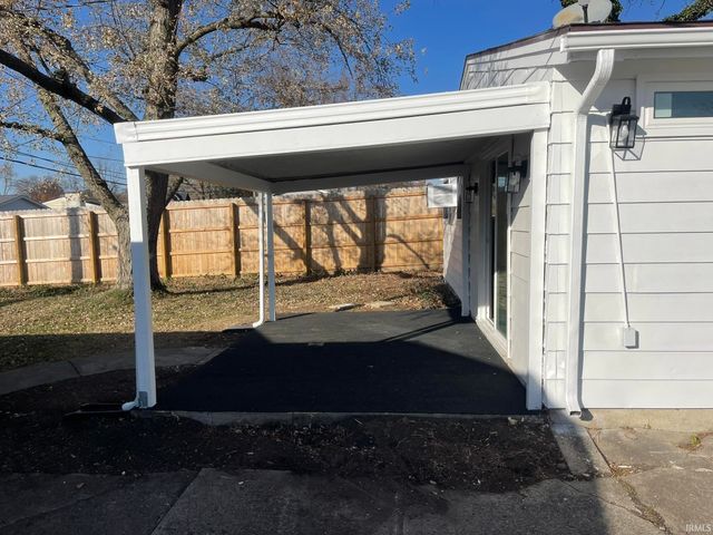 2603 Farnsworth Drive, Fort Wayne, IN 46805