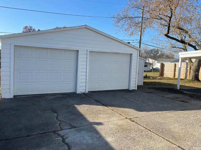 2603 Farnsworth Drive, Fort Wayne, IN 46805