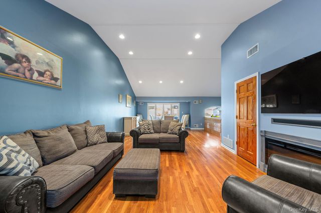 2770 Mandalay Beach Road, Wantagh, NY 11793