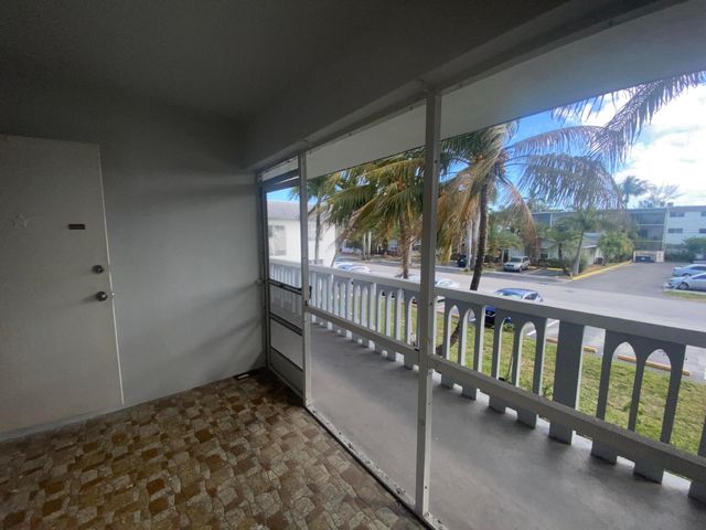 705 NE 2nd Street 11, Hallandale Beach, FL 33009