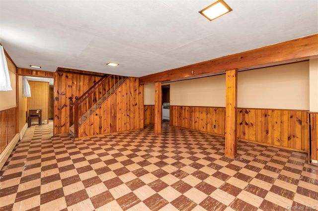 215 Sheridan Boulevard, Mineola, NY 11501