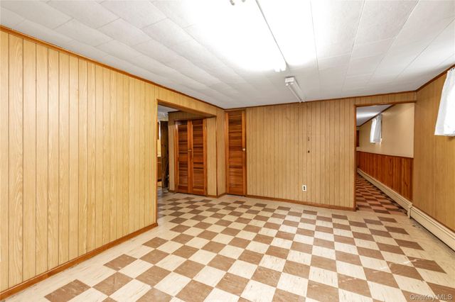 215 Sheridan Boulevard, Mineola, NY 11501