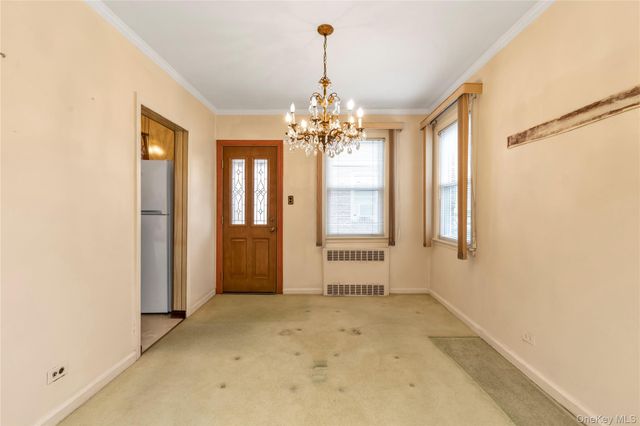 215 Sheridan Boulevard, Mineola, NY 11501