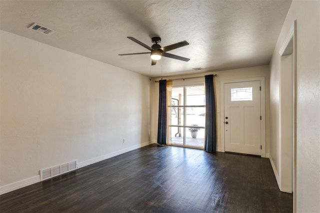 10817 N Utica Drive, The Village, OK 73120