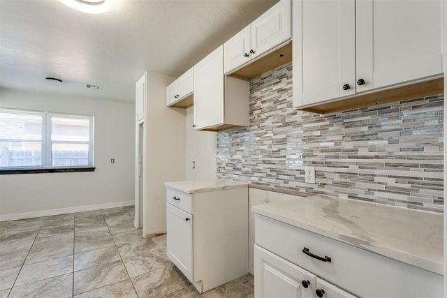 10817 N Utica Drive, The Village, OK 73120