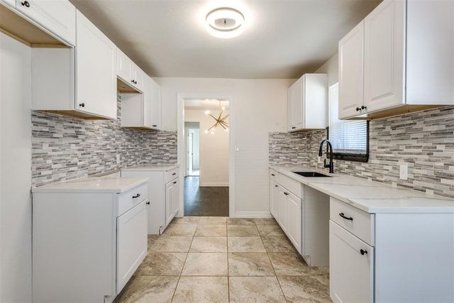 10817 N Utica Drive, The Village, OK 73120