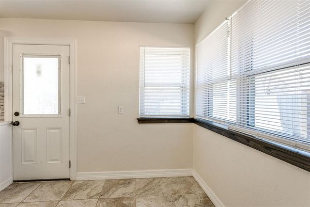 10817 N Utica Drive, The Village, OK 73120