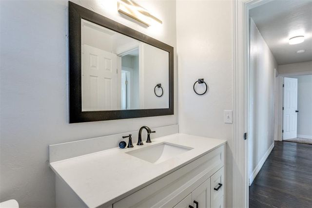 10817 N Utica Drive, The Village, OK 73120