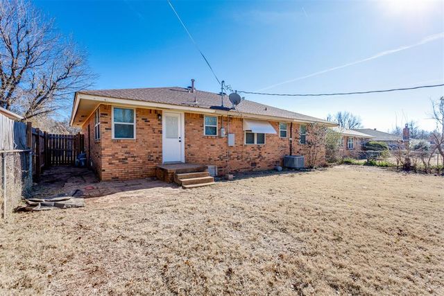 10817 N Utica Drive, The Village, OK 73120