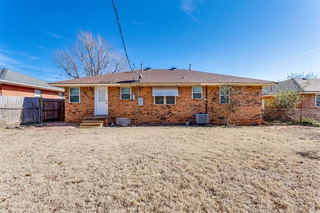 10817 N Utica Drive, The Village, OK 73120