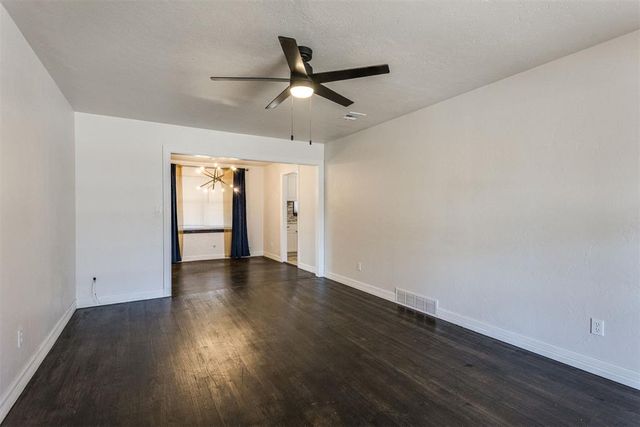 10817 N Utica Drive, The Village, OK 73120