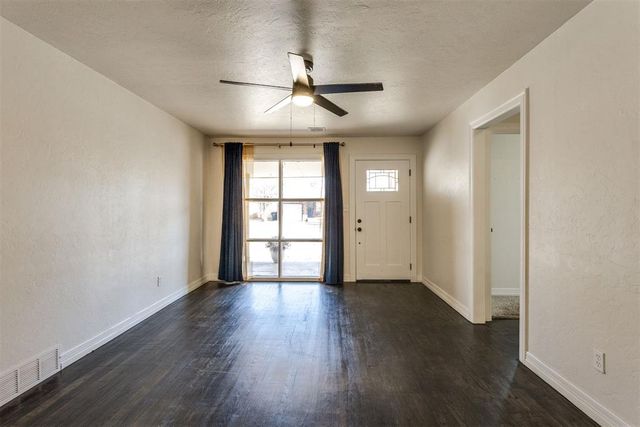 10817 N Utica Drive, The Village, OK 73120