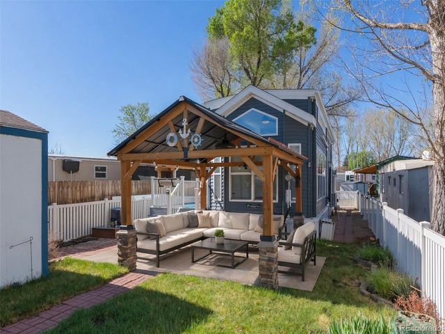 188 Kiowa Rd, Weldona, CO 80653