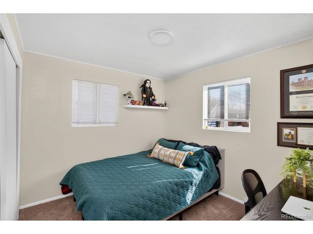 820 Newark St, Aurora, CO 80010