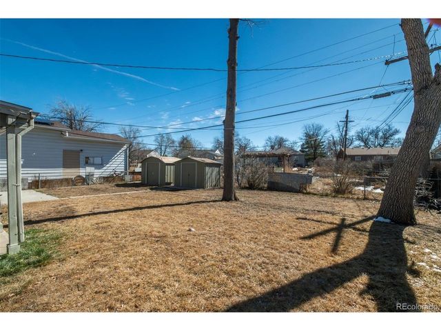 820 Newark St, Aurora, CO 80010